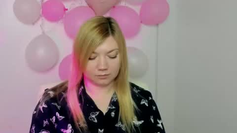 Molly online show from 03/09/25, 12:20