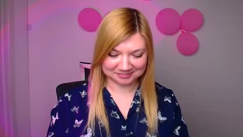 Molly online show from 03/11/25, 03:23