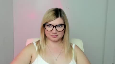 Molly online show from 09/18/25, 11:56