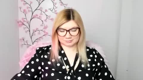 Molly online show from 01/18/26, 12:42