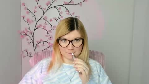 Molly online show from 02/18/26, 12:34