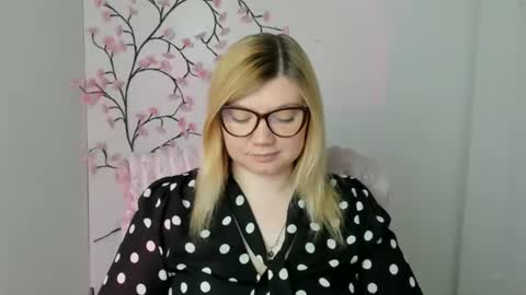Molly online show from 05/17/26, 11:39