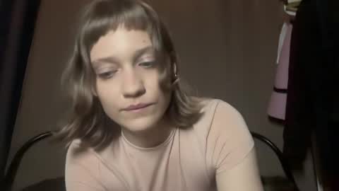 molly_poly online show from 04/18/26, 07:07