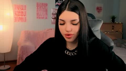 Molly online show from 04/19/26, 04:34