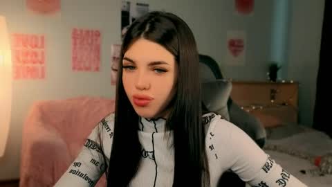 Molly online show from 04/28/26, 04:06