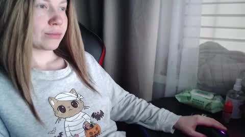 I have new photos come and see with love Molly online show from 11/09/25, 10:46