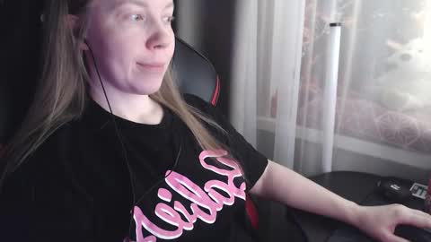 I have new photos come and see with love Molly online show from 02/19/26, 07:48