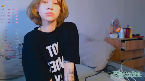 Snapshot of molly_smolly_ chatting on 05/14/26, 02:13 lo online show from 05/14/26, 02:13