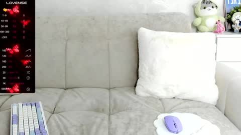 Snapshot of molly_sweetbaby chatting on 01/27/25, 01:41 Ill tell you when were private online show from 01/27/25, 01:41