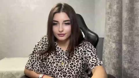 Snapshot of molly_ww chatting on 11/08/25, 07:12 Molly online show from 11/08/25, 07:12