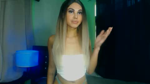 Snapshot of mollycoin18 chatting on 09/14/25, 01:38 mollycoin18 online show from 09/14/25, 01:38