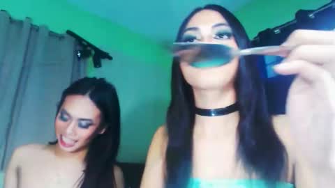 Snapshot of mollycoin18 chatting on 10/10/25, 02:10 mollycoin18 online show from 10/10/25, 02:10