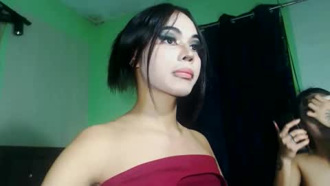 Snapshot of mollycoin18 chatting on 10/26/25, 01:06 mollycoin18 online show from 10/26/25, 01:06