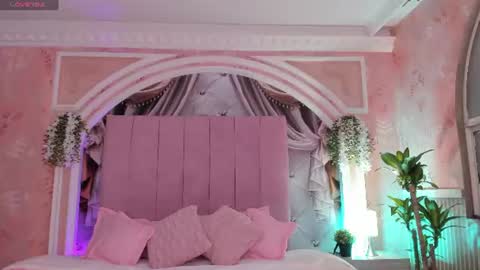 Snapshot of mollydoll_amour chatting on 06/13/26, 11:52 MollyDoll online show from 06/13/26, 11:52