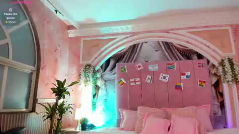 Snapshot of mollydoll_amour chatting on 06/24/26, 11:42 MollyDoll online show from 06/24/26, 11:42