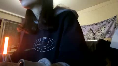 mollyEXD online show from 10/24/25, 06:04