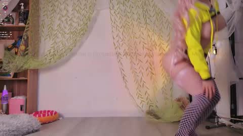 mollychan online show from 03/25/26, 04:35