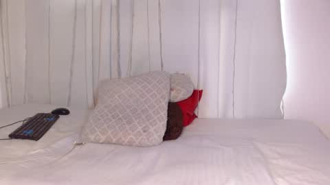  MOLLY  GUNSG online show from 01/28/25, 10:01