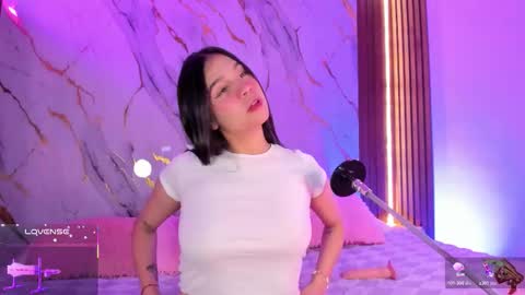 New girl Emily Valentina  Michelle online show from 10/24/25, 08:27