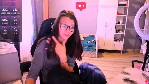  KIRA  online show from 09/10/25, 02:33