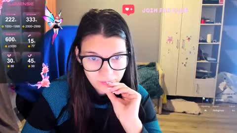  KIRA  online show from 10/22/25, 01:17