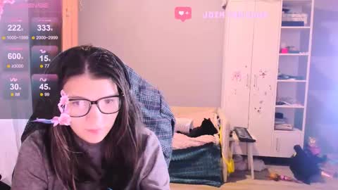  KIRA  online show from 11/20/25, 02:34