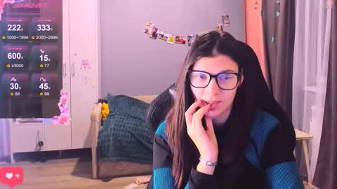  KIRA  online show from 12/22/25, 02:19