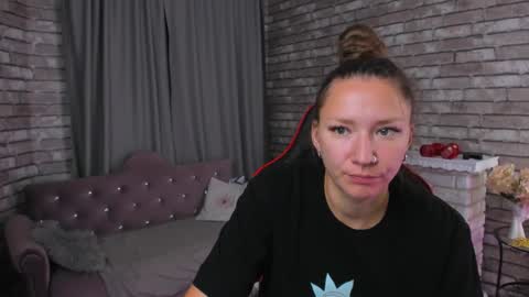 hi im Molly heregreat boobs big heart  warm pussy  online show from 10/14/25, 12:22