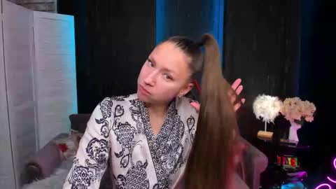 hi im Molly heregreat boobs big heart  warm pussy  online show from 11/22/25, 12:53