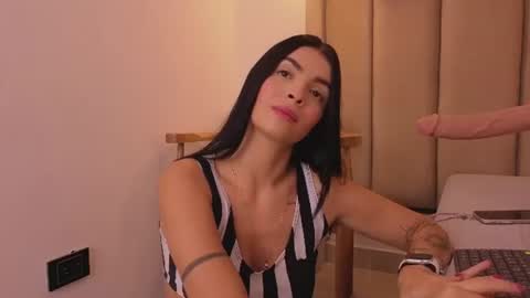 Snapshot of mollyrosse1 chatting on 06/20/26, 11:13 mollyrosse1 online show from 06/20/26, 11:13