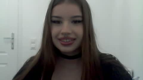 Snapshot of mollysexgirl chatting on 07/10/26, 02:19 Molly online show from 07/10/26, 02:19