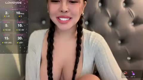 molly online show from 10/31/25, 04:57