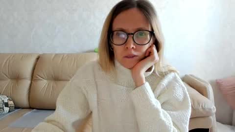 AngelMomm online show from 03/01/25, 08:13