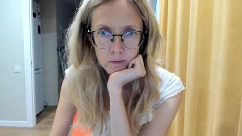 AngelMomm online show from 10/09/25, 05:38