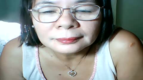 Snapshot of mombastic55 chatting on 08/09/26, 12:56 mombastic55 online show from 08/09/26, 12:56