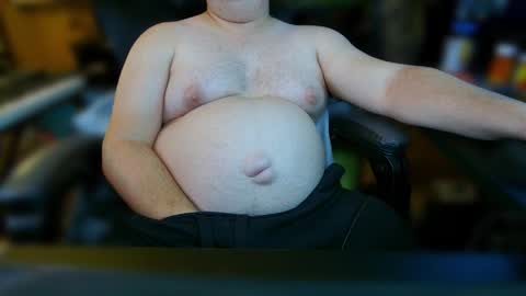 momentofs123 online show from 12/16/25, 05:45