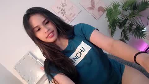 MOMIKHEM online show from 10/19/25, 06:47