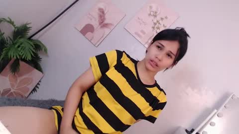 MOMIKHEM online show from 04/18/26, 05:33