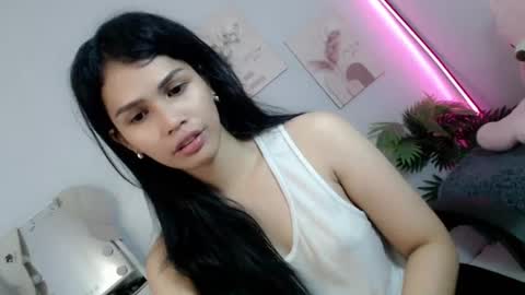 MOMIKHEM online show from 06/28/26, 06:41