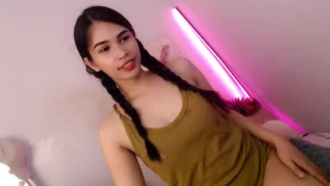 MOMIKHEM online show from 07/22/26, 06:16