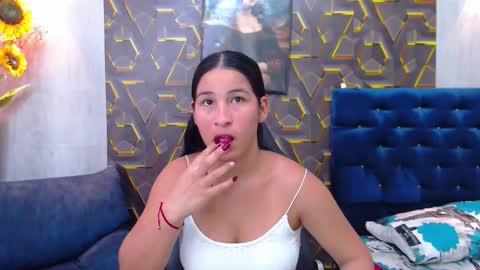 Snapshot of mommy_dulce chatting on 03/14/26, 01:01 ANDREA online show from 03/14/26, 01:01