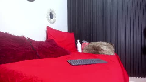 Snapshot of mommy_huge_ass chatting on 07/28/26, 03:21 Victoria online show from 07/28/26, 03:21