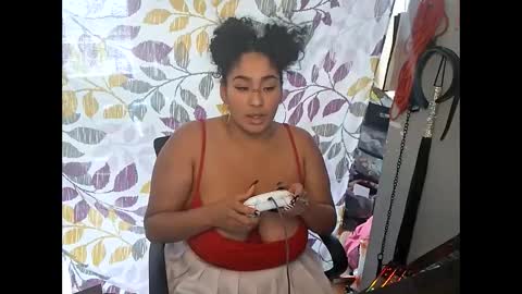 Mommy bubbles online show from 11/28/25, 04:42