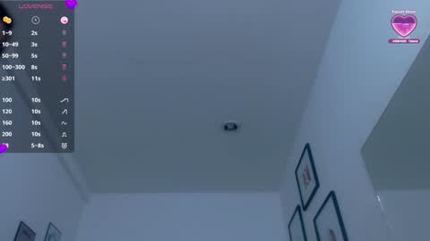 Snapshot of mommyissuess_ chatting on 02/05/25, 08:21 Daphne online show from 02/05/25, 08:21