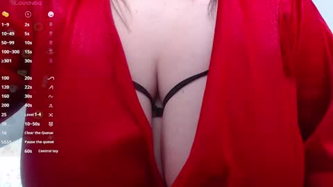 Snapshot of mommyissuess_ chatting on 02/12/25, 11:41 Daphne online show from 02/12/25, 11:41