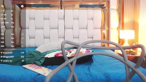 Snapshot of mommyissuess_ chatting on 02/20/25, 05:23 Daphne online show from 02/20/25, 05:23