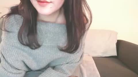 Momo online show from 12/05/24, 11:38