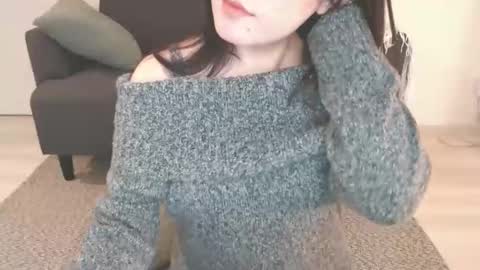 Momo online show from 12/07/24, 12:45