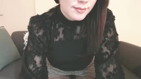 Momo online show from 12/10/24, 07:00