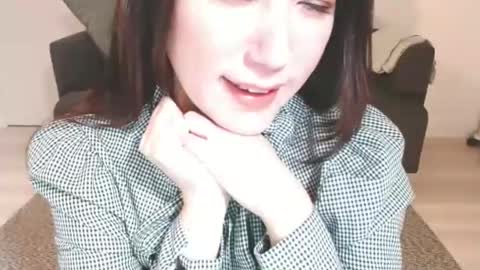 Momo online show from 03/08/25, 10:45